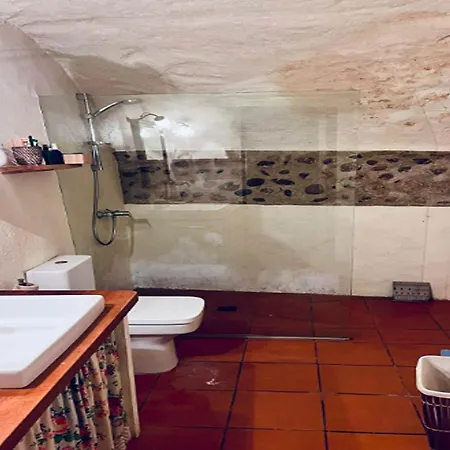 Traditional House For 4 People In Valveralla Gerona